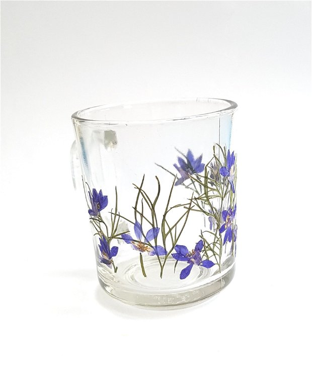 Cana/Ceasca din sticla decorata cu flori presate