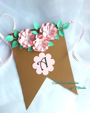 Ghirlanda botez decorata cu flori