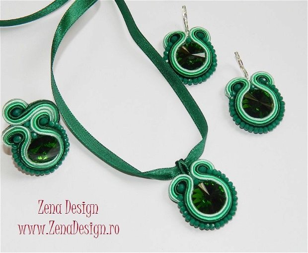 Set bijuterii verzi - Cercei, pandantiv si inel verde emerald, bijuterii verde emerald, bijuterii cu cristale
