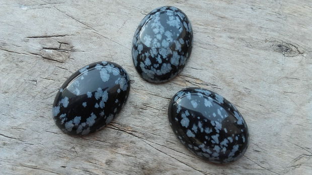 Cabochon obsidian, 30x21 mm