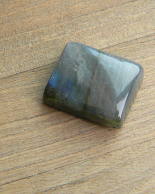 Caboson labradorit (C6)