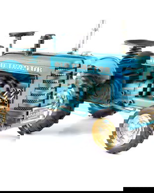 MODEL DE TRACTOR ALBASTRU