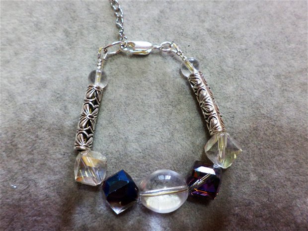 Bratara din cristale tip swarovski si distantiere din argint tibetan - silver bracelet