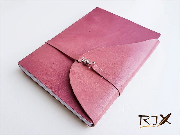 Jurnal (mediu) roz-pal - Jurnal de călătorie cu copertă din piele naturală și închidere cu șnur și magnet