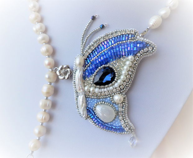 REZERVAT - "Pearls and Butterfly" - Set colier si cercei