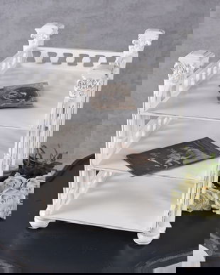 Etajera din metal alb antichizat