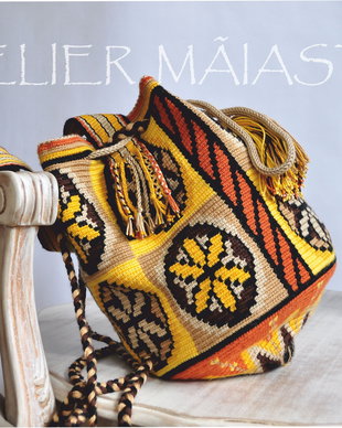 Geantă handmade ornamentată cu motivele populare din Maramureș scara mâții și soare din petale de flori, croșetată manual