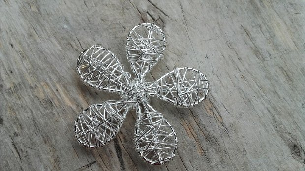 Pandantiv floare sarma argintie, 58 mm