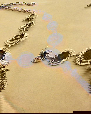 colier metalic argintiu antic