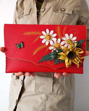 poseta plic handmade unicat din piele - Sunflower on a Red Sun