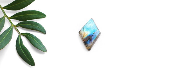 Cabochon labradorit mini  romboid HQ