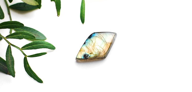 Cabochon labradorit  romboid