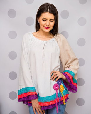 bluza tip ie plina de volane