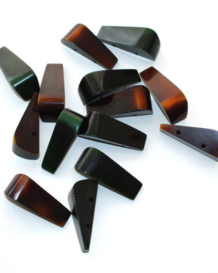Margele masive din plastic
