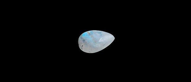 Moonstone rainbow  - aprox 14 x 10 mm - [ M5 ]