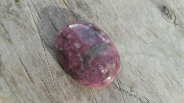 Cabochon lepidolit, 30x21