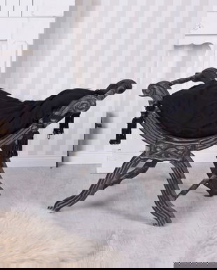 Scaunel turcesc din lemn masiv negru cu tapiterie neagra