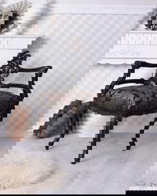 Scaunel deosebit din lemn masiv negru cu tapiterie neagra