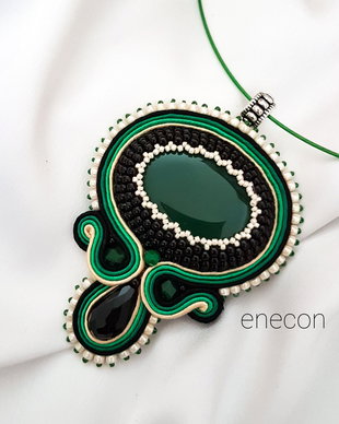 Pandantiv soutache verde cu agat