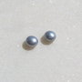 (2 bucati) Perle de cultura argintii semi- gaurite aprox 6x5 mm