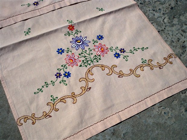 Broderie83