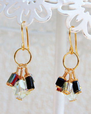 Cercei handmade din sarma gilt si cristale tip swarovski - bouquet