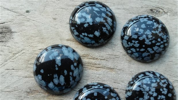 Cabochon obsidian, 25 mm