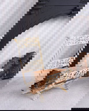 Stativ alb pentru lemne din metal