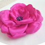 brosa floare fucsia