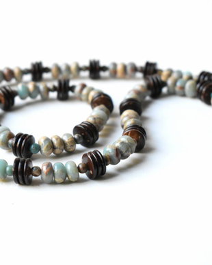 Colier si bratara din aqua jasper si lemn de cocos, Set bijuterii din pietre naturale