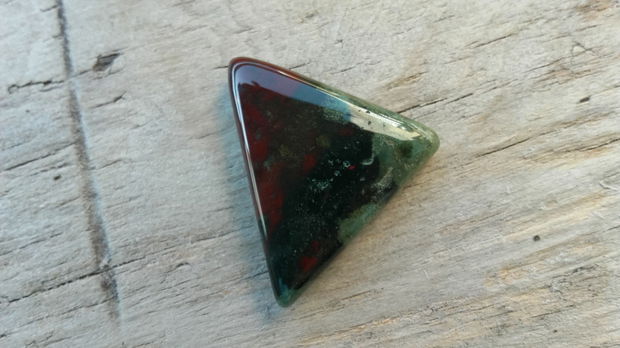 Cabochon jasp, triunghi 29x26x25 mm