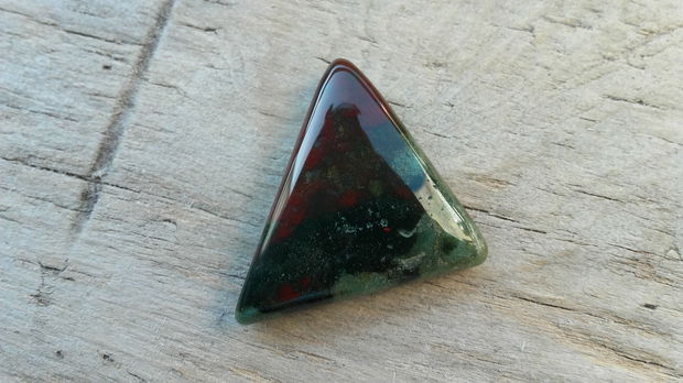 Cabochon jasp, triunghi 29x26x25 mm