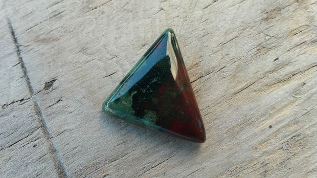 Cabochon jasp, triunghi 29x26x25 mm