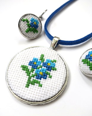 Set floricele albastre