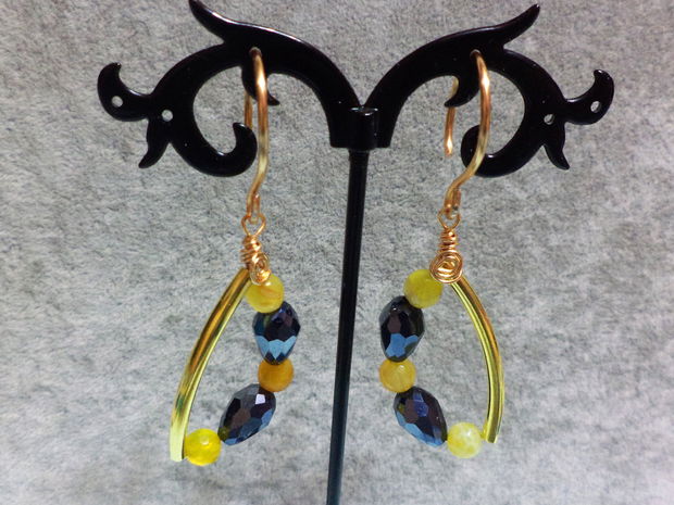 Cercei handmade din sarma gilt,jad si cristale tip swarovski - black & yellow