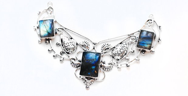 Baza colier din alama argintata si labradorite multi-flash