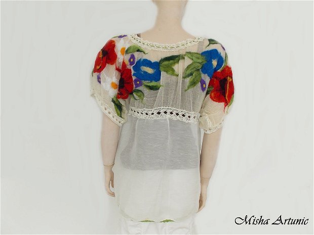 Bluza diafana cu flori de vara impaslite