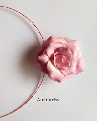 Rose,colier din lut polimeric