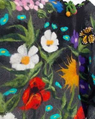 Vandut Poncho cu flori multicolore impaslite