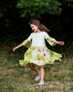 rochie verde , cu flori , tull,volane