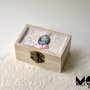 Cutie de verighete in stil vintage cu dantela si camee