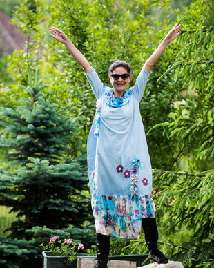 rochie sac ,super  larga , cu buzunare si flori pictate