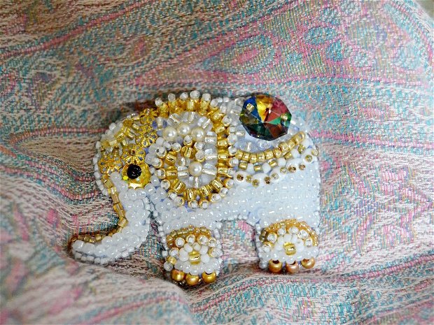 Brosa - Elefantul Auri