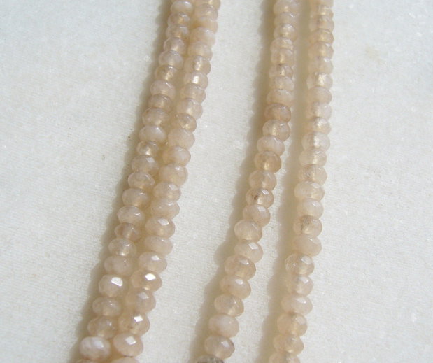 Agate bej rondele mici fatetate sir aprox 18.5 cm