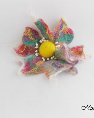 Vândut Brosa - floare colorata impaslita