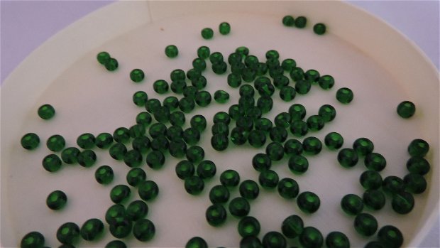Margele din sticla- verde -5mm- 1.5dg