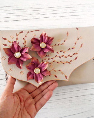 poseta plic handmade unicat din piele - Delicate Spring