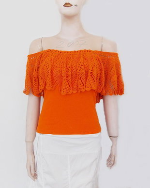 vandut Bluza din tricot cu volan dantelat, crosetat
