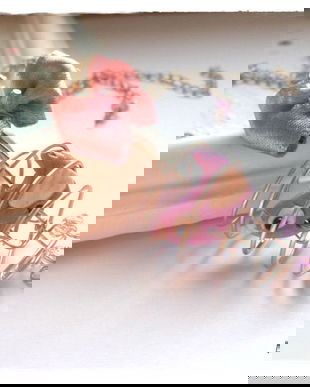 Colier The little captive