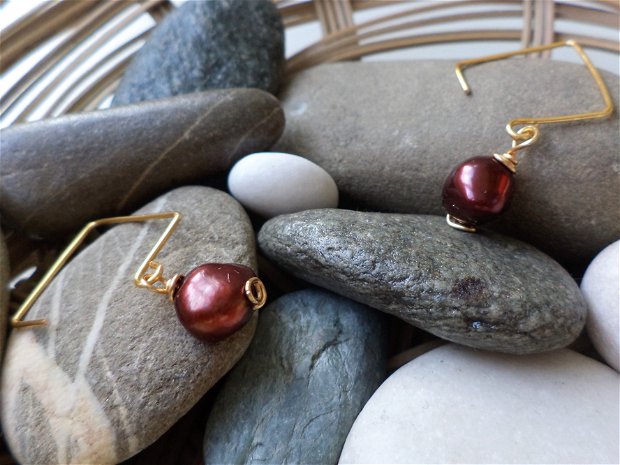 Cercei handmade din sarma gilt si perle de cultura - caliente